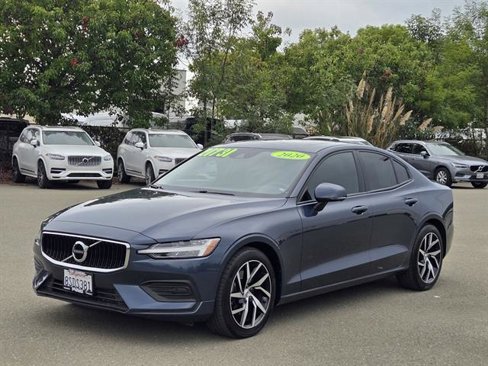 Used 2020 Volvo S60 T5 Momentum image 8