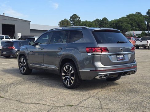 Used 2021 Volkswagen Atlas SEL R-Line image 4