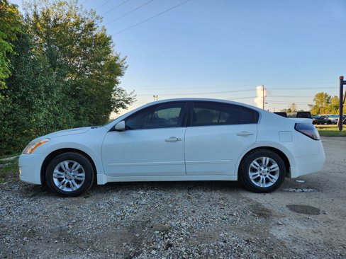 Used 2011 Nissan Altima 2.5 S w/ Special Edition Pkg image 16