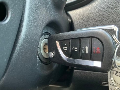 Used 2022 Toyota Corolla LE image 25
