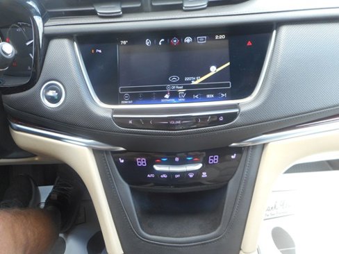 Used 2017 Cadillac XT5 Luxury image 15