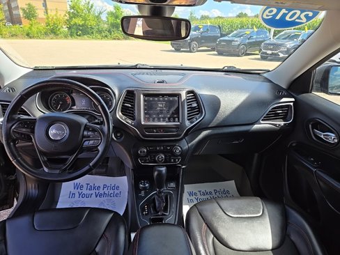 Used 2019 Jeep Cherokee Trailhawk w/ Cold Weather Group image 12