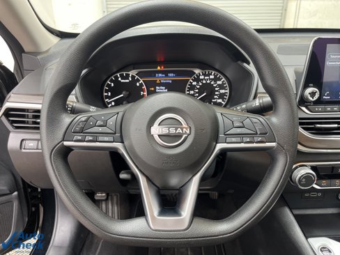 Used 2024 Nissan Altima 2.5 SV image 17