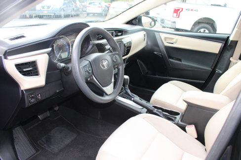 Used 2015 Toyota Corolla LE image 10