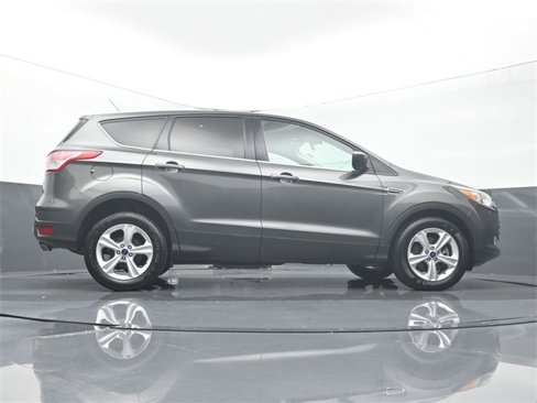 Used 2015 Ford Escape SE image 12