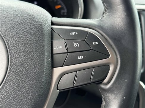 Used 2019 Jeep Grand Cherokee Laredo image 11