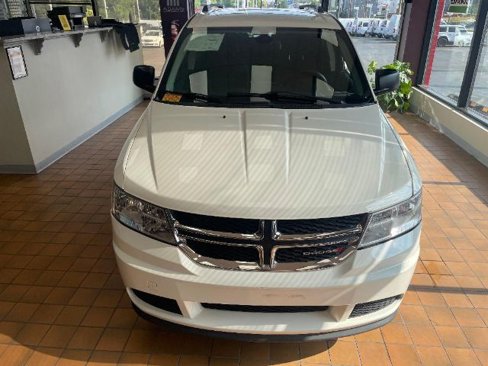 Used 2019 Dodge Journey SE image 3