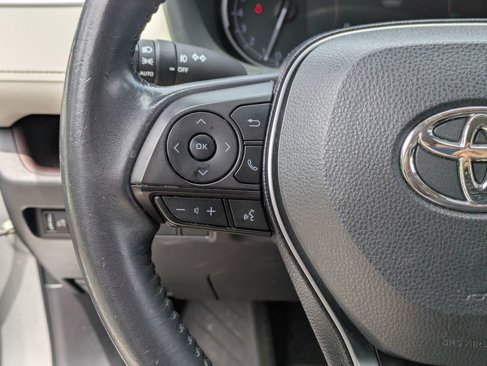 Used 2019 Toyota RAV4 Limited image 21