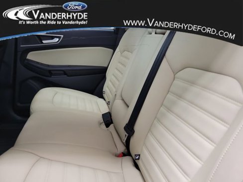 Used 2022 Ford Edge SEL w/ Convenience Package image 12