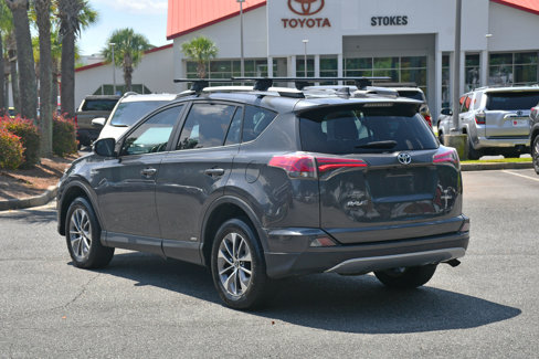 Used 2018 Toyota RAV4 LE image 3