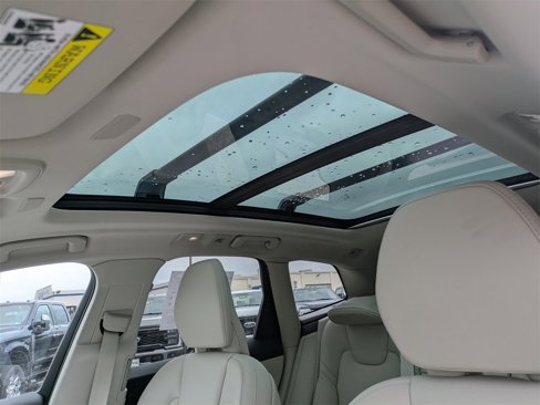 Certified 2022 Volvo XC60 B5 Inscription w/ Advanced Package image 20