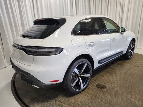 Used 2025 Porsche Macan image 7
