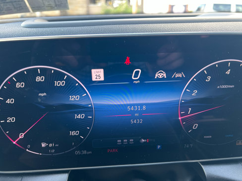 Used 2025 Mercedes-Benz GLC 300 4MATIC image 19