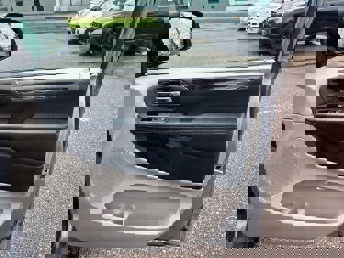 Used 2016 Chrysler Town & Country Touring image 18