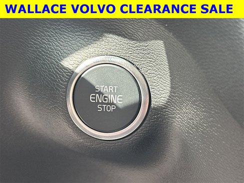 New 2025 Volvo XC40 B5 Core w/ Protection Package Premier image 16
