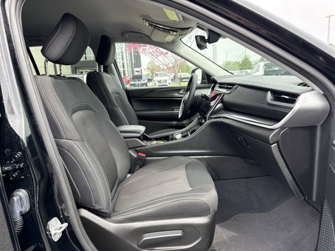 Used 2023 Jeep Grand Cherokee Laredo w/ Luxury Tech Group I image 20