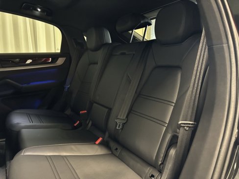 New 2026 Porsche Cayenne Coupe image 30