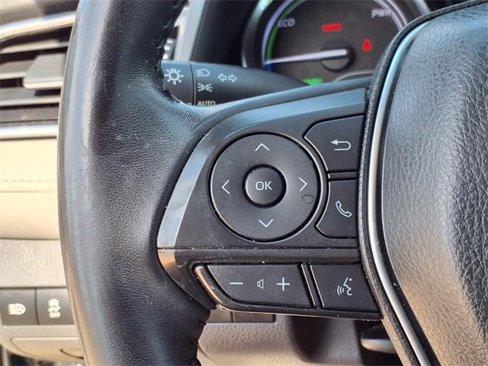 Used 2018 Toyota Camry SE image 32