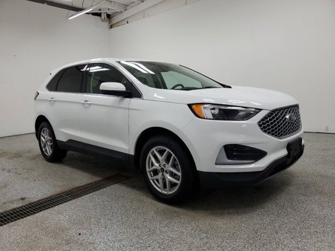 Used 2024 Ford Edge SEL image 2
