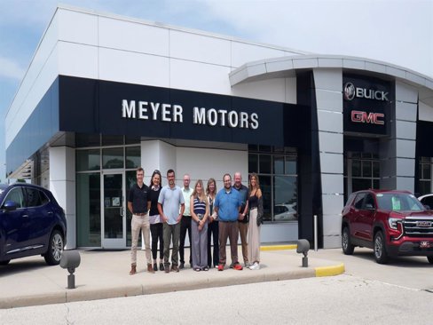 Used 2018 Chevrolet Equinox Premier image 3