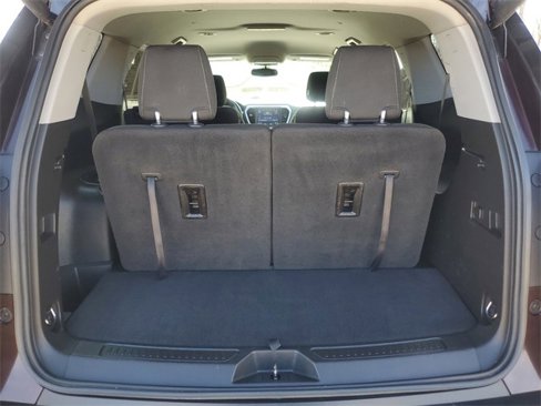 Used 2020 GMC Acadia SLE w/ Driver Convenience Package image 9