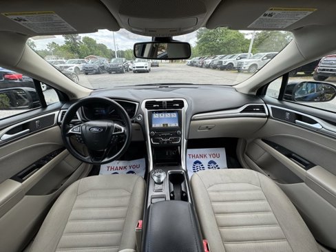 Used 2018 Ford Fusion SE image 18