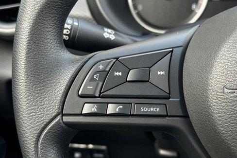 New 2025 Nissan Kicks Play S image 24