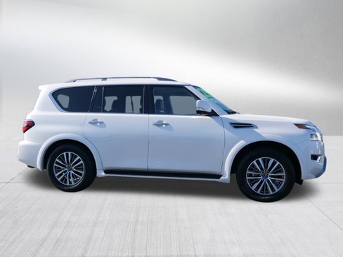 Used 2023 Nissan Armada SL w/ Captain's Chairs Package image 2
