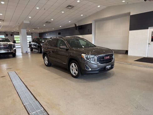 Used 2019 GMC Terrain SLE w/ Driver Convenience Package image 4
