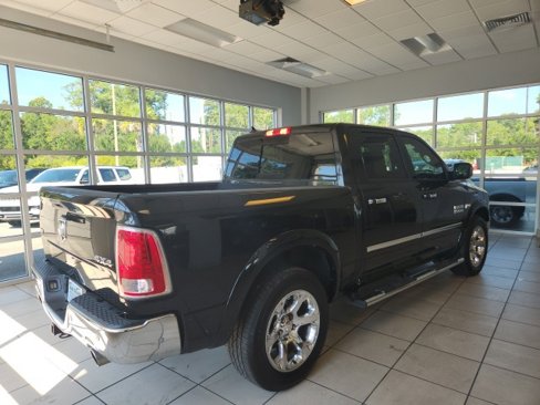 Used 2018 RAM 1500 Laramie w/ Convenience Group image 10