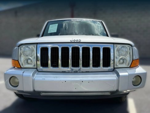 Used 2010 Jeep Commander Sport image 5