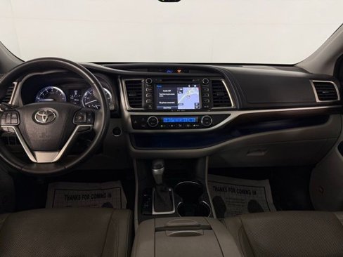 Used 2016 Toyota Highlander Limited image 28