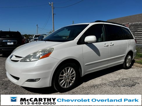 Used 2010 Toyota Sienna XLE image 6