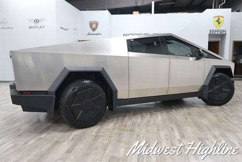 Used 2025 Tesla Cybertruck AWD Crew Cab image 6