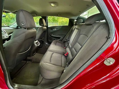 Used 2018 Chevrolet Malibu LT image 7