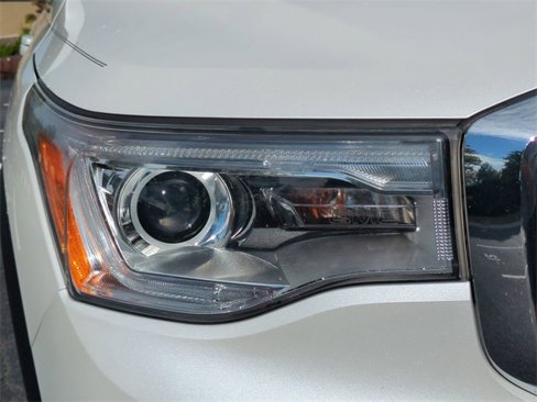 Used 2018 GMC Acadia SLT image 10