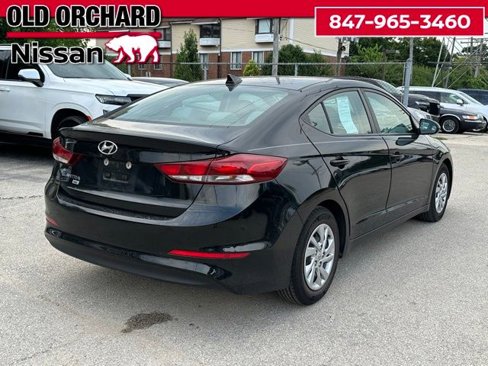 Used 2017 Hyundai Elantra SE image 5