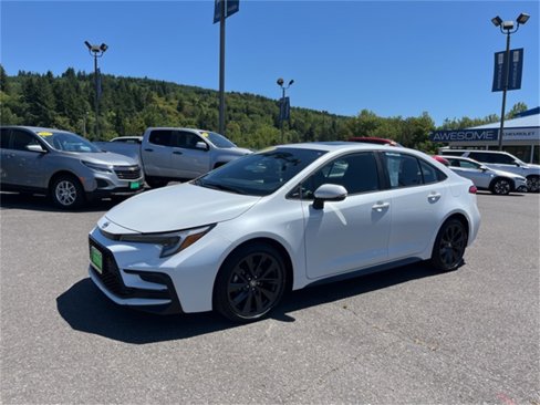 Used 2023 Toyota Corolla XSE w/ Carpet Mat Package (TMS) image 2