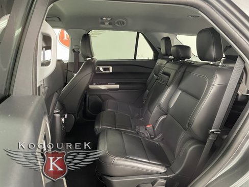 Used 2022 Ford Explorer XLT w/ Equipment Group 202A image 20