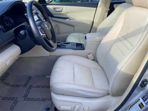 Used 2015 Toyota Camry image 12
