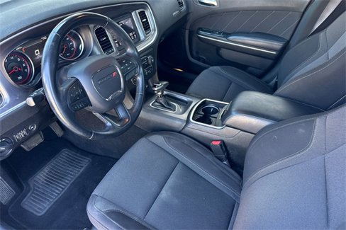 Used 2019 Dodge Charger SXT image 9