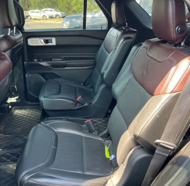 Used 2020 Ford Explorer Platinum w/ Premium Technology Package image 4