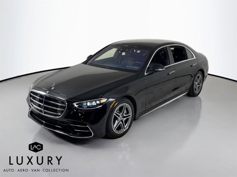 Used 2022 Mercedes-Benz S 500 4MATIC w/ AMG Line Package image 2