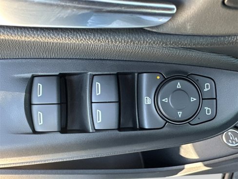 New 2025 Buick Envista Avenir image 17