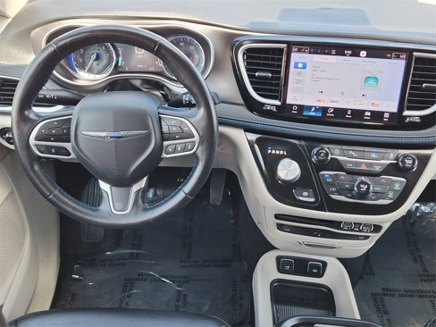 Used 2021 Chrysler Pacifica Touring-L w/ Uconnect Theater Family Group image 24