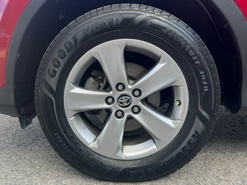 Used 2015 Toyota RAV4 XLE image 9