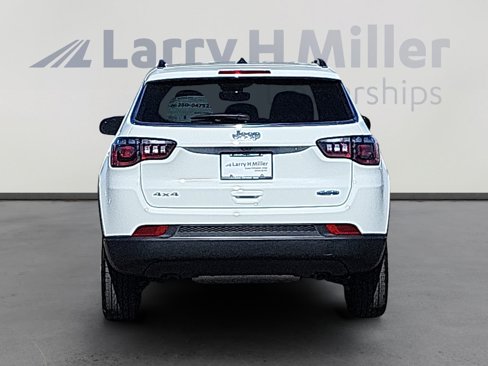 New 2025 Jeep Compass Latitude image 4