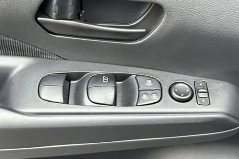 New 2025 Nissan Kicks Play S image 12