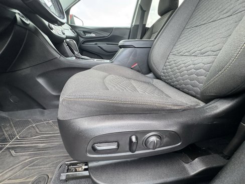 Used 2020 Chevrolet Equinox LT image 18
