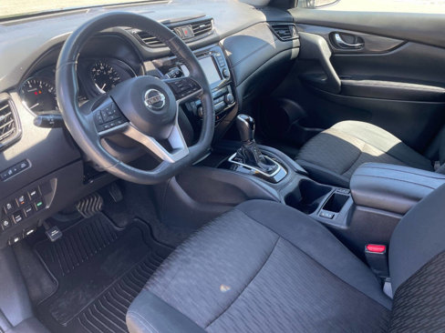 Used 2017 Nissan Rogue SV image 9